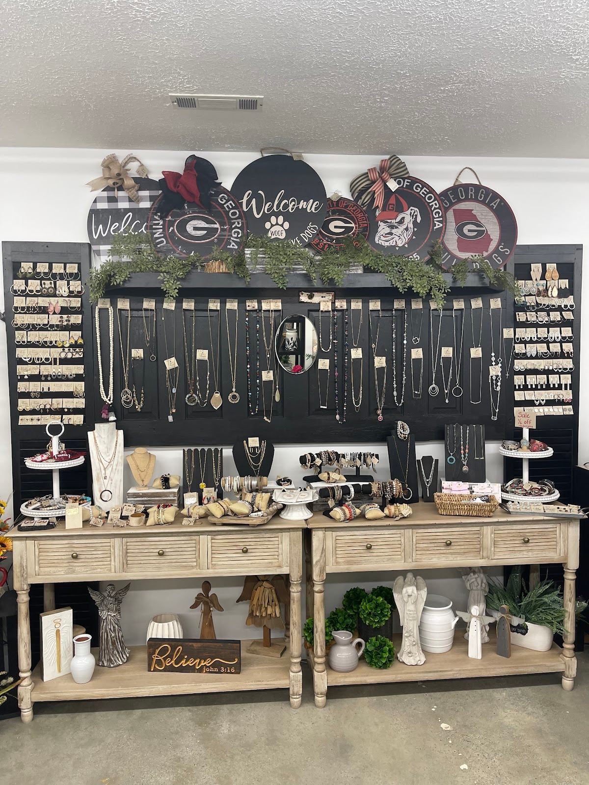 Buds & Blossoms Florist