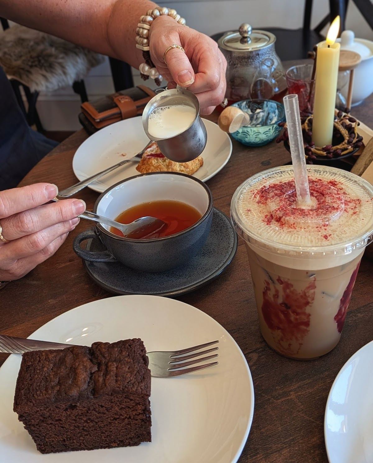 Farmhouse PoundCakes Bakery & Cafe