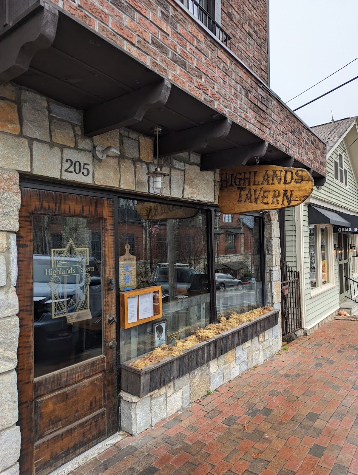 Highlands Tavern