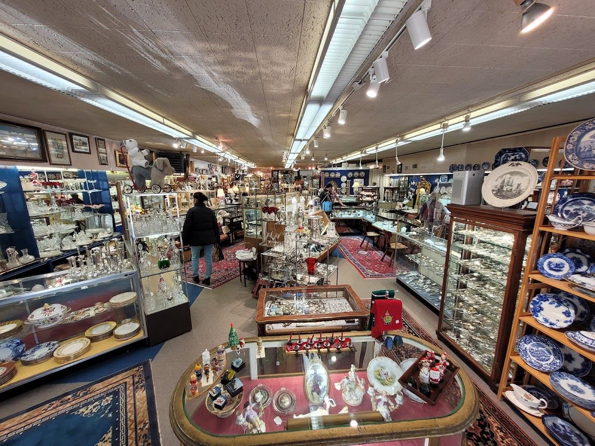 Mirror Lake Antiques
