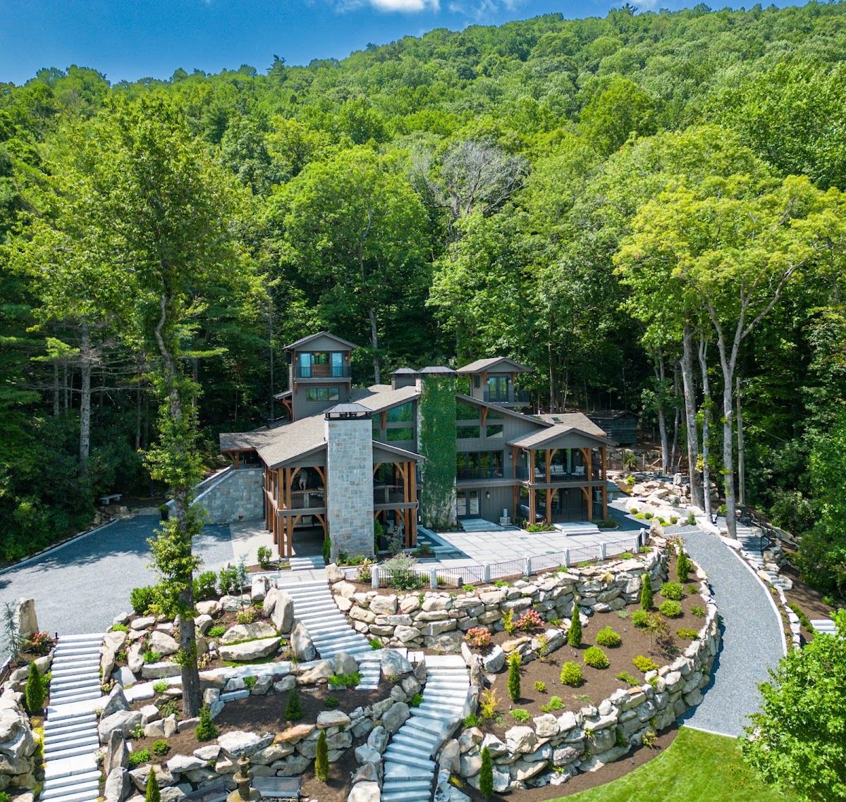Precipice Private Lodge