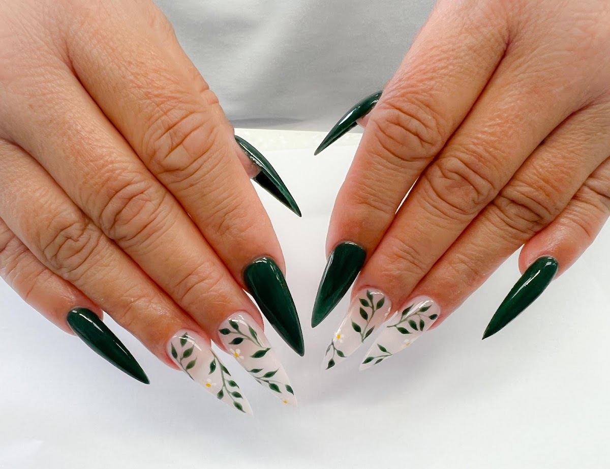 AJ Nails & Spa