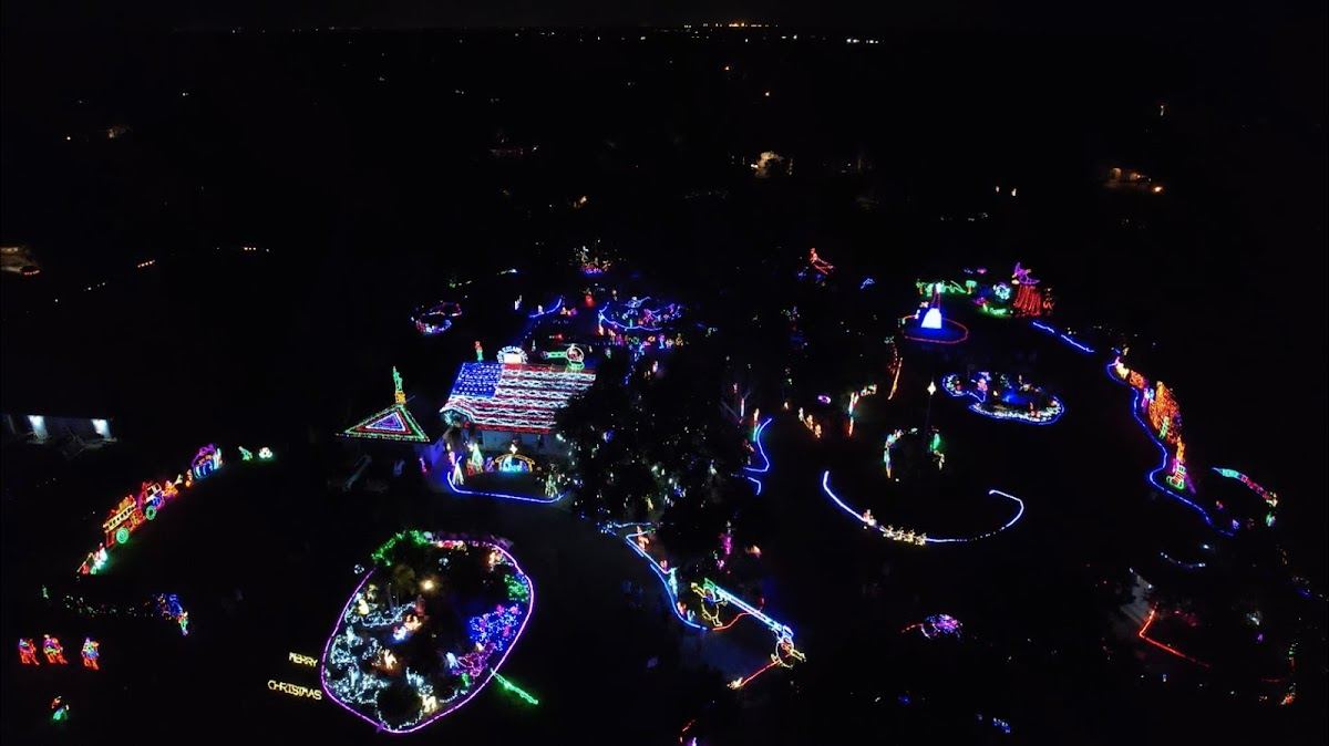 Enander’s Winter Wonderland Christmas Light Display