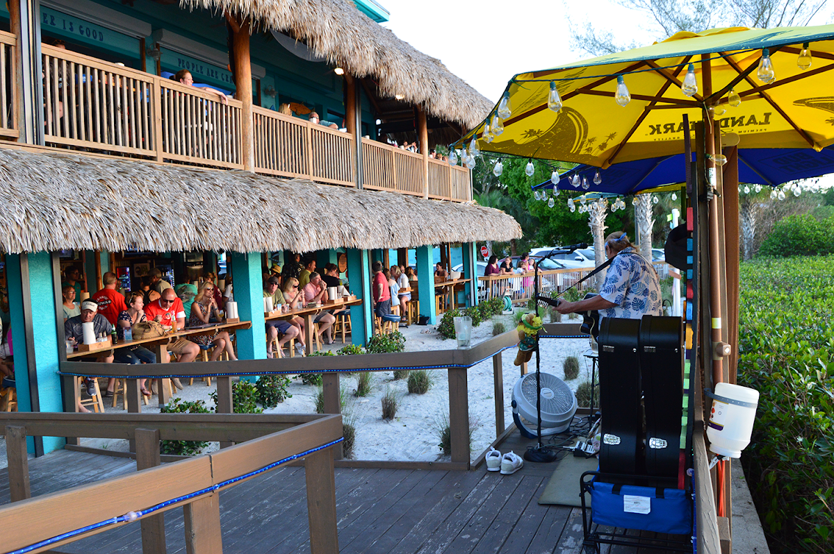 Nokomo's Sunset Hut