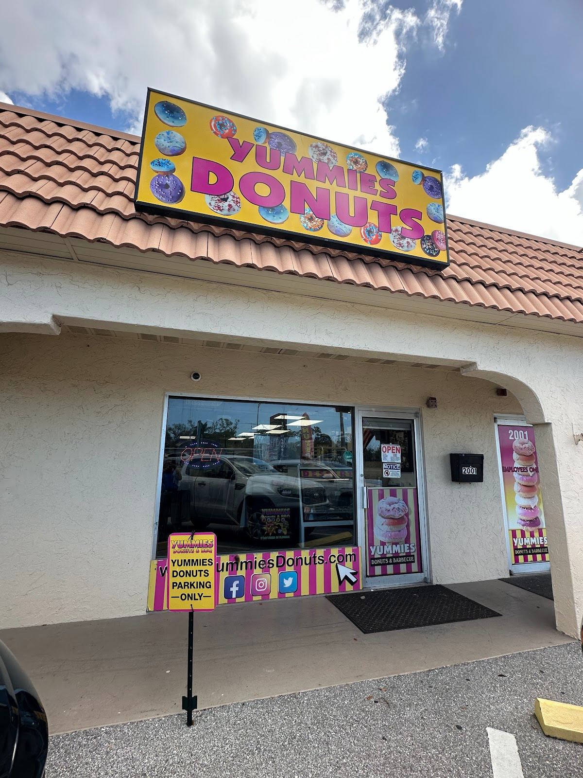 Yummies Donuts & BBQ
