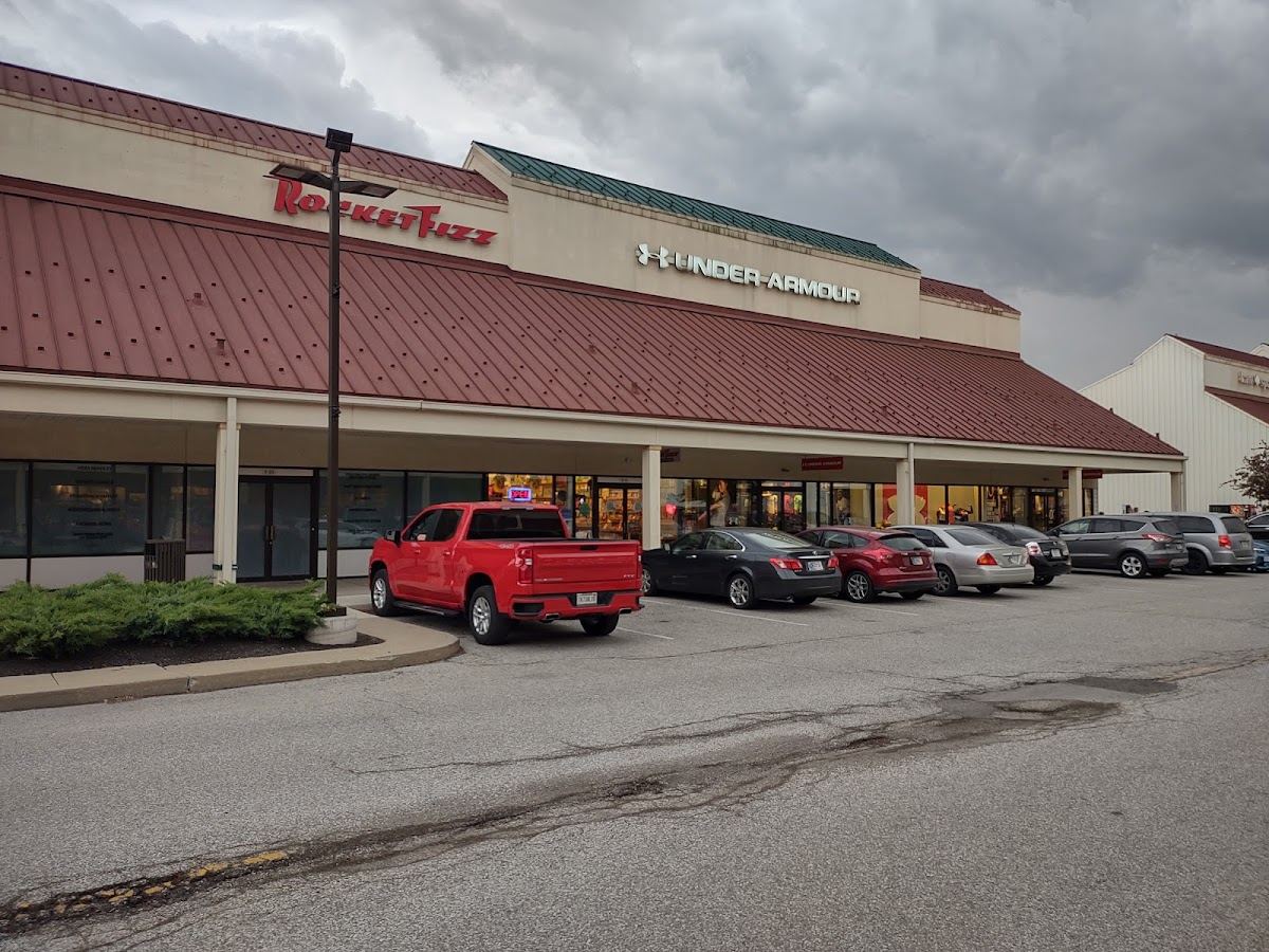 Under Armour Factory House - Edinburgh Premium Outlets