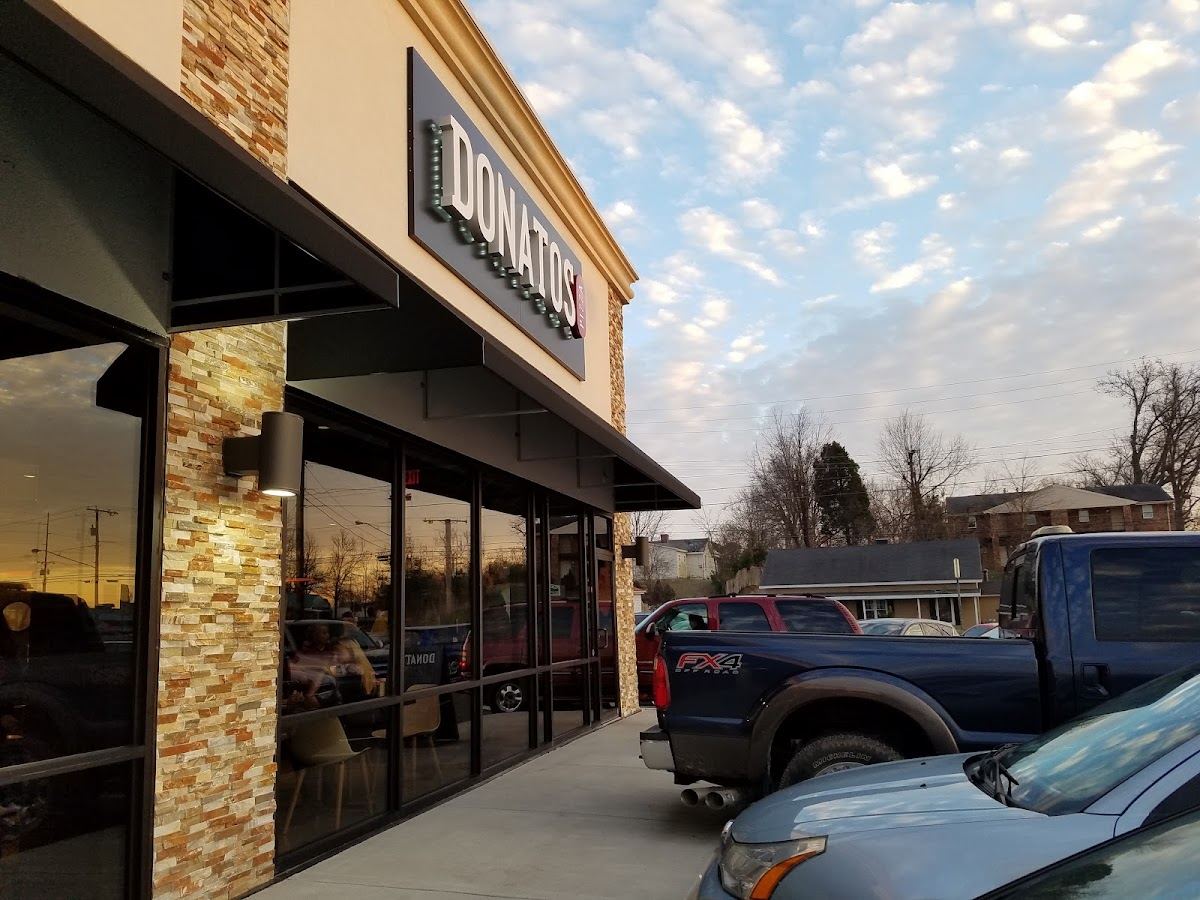 Donatos Pizza