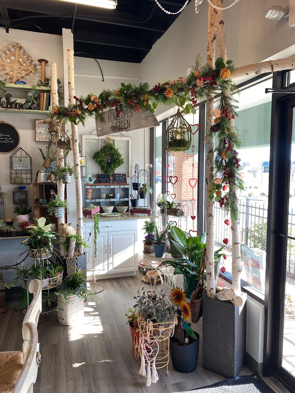 The Farmhaus Floral and Décor