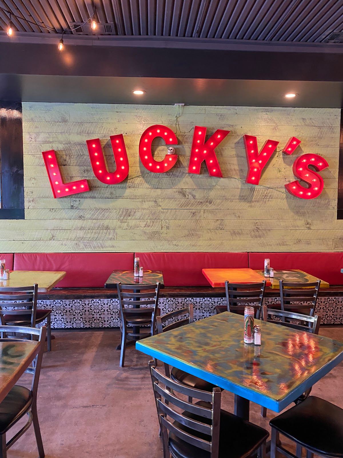 Lucky's Taqueria & Cantina
