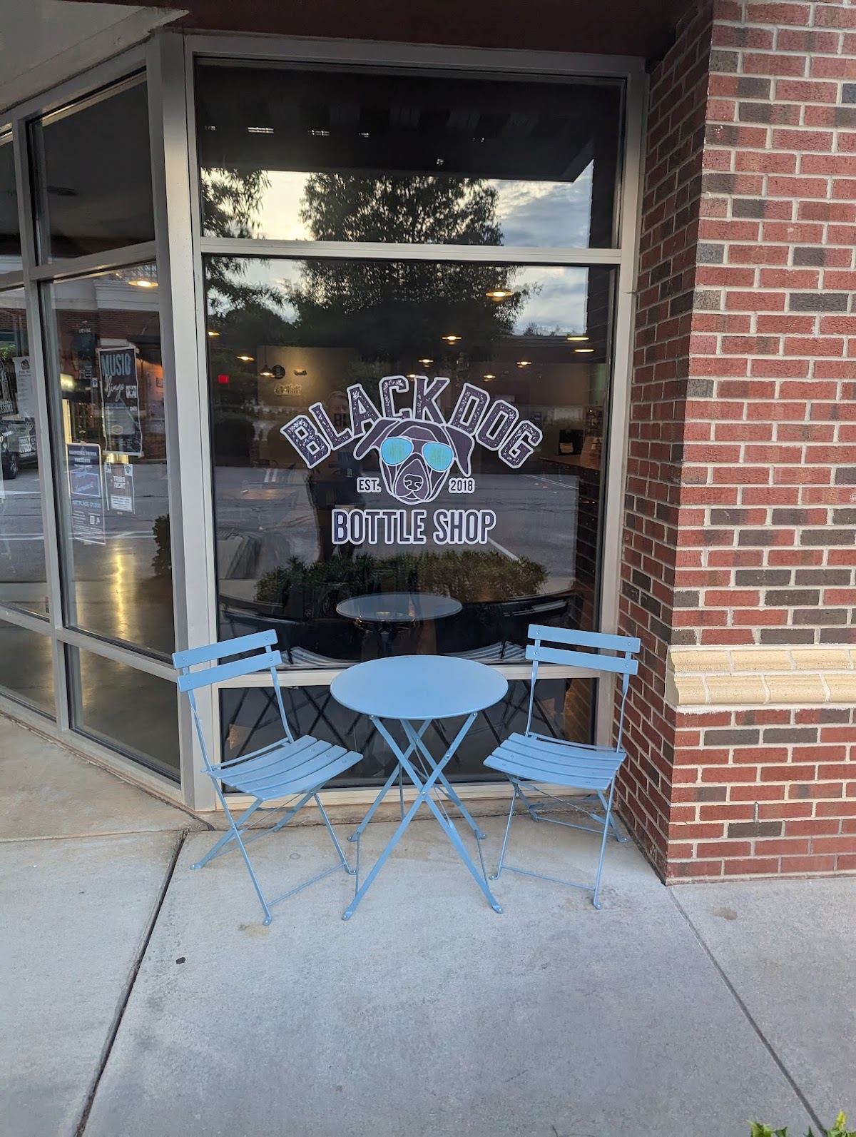 Black Dog Bottle Shop