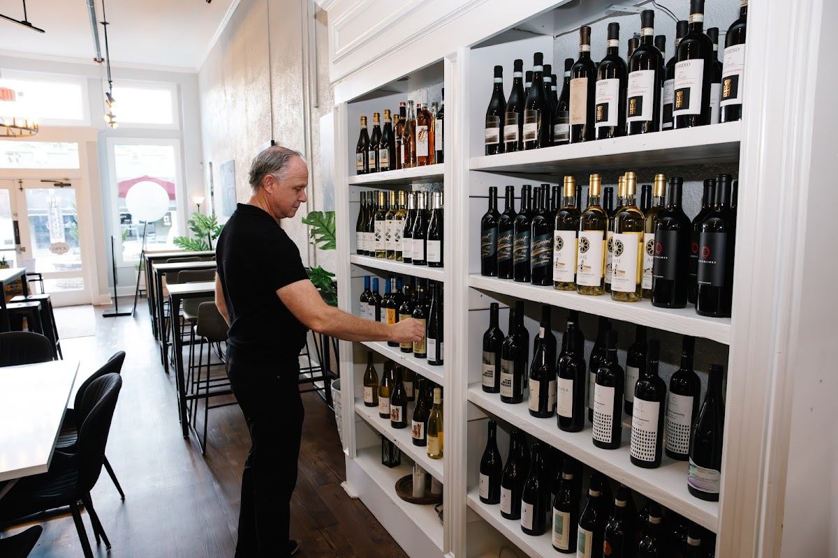 Sip and Shop Boutique & Main Street Kitchen + Bar
