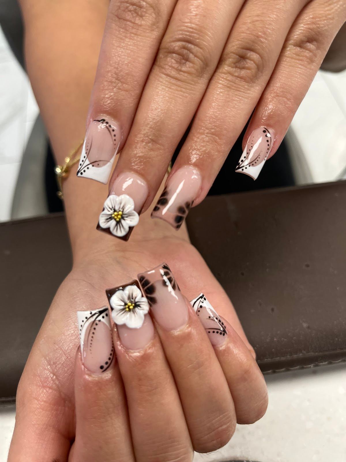 A2Z NAILS