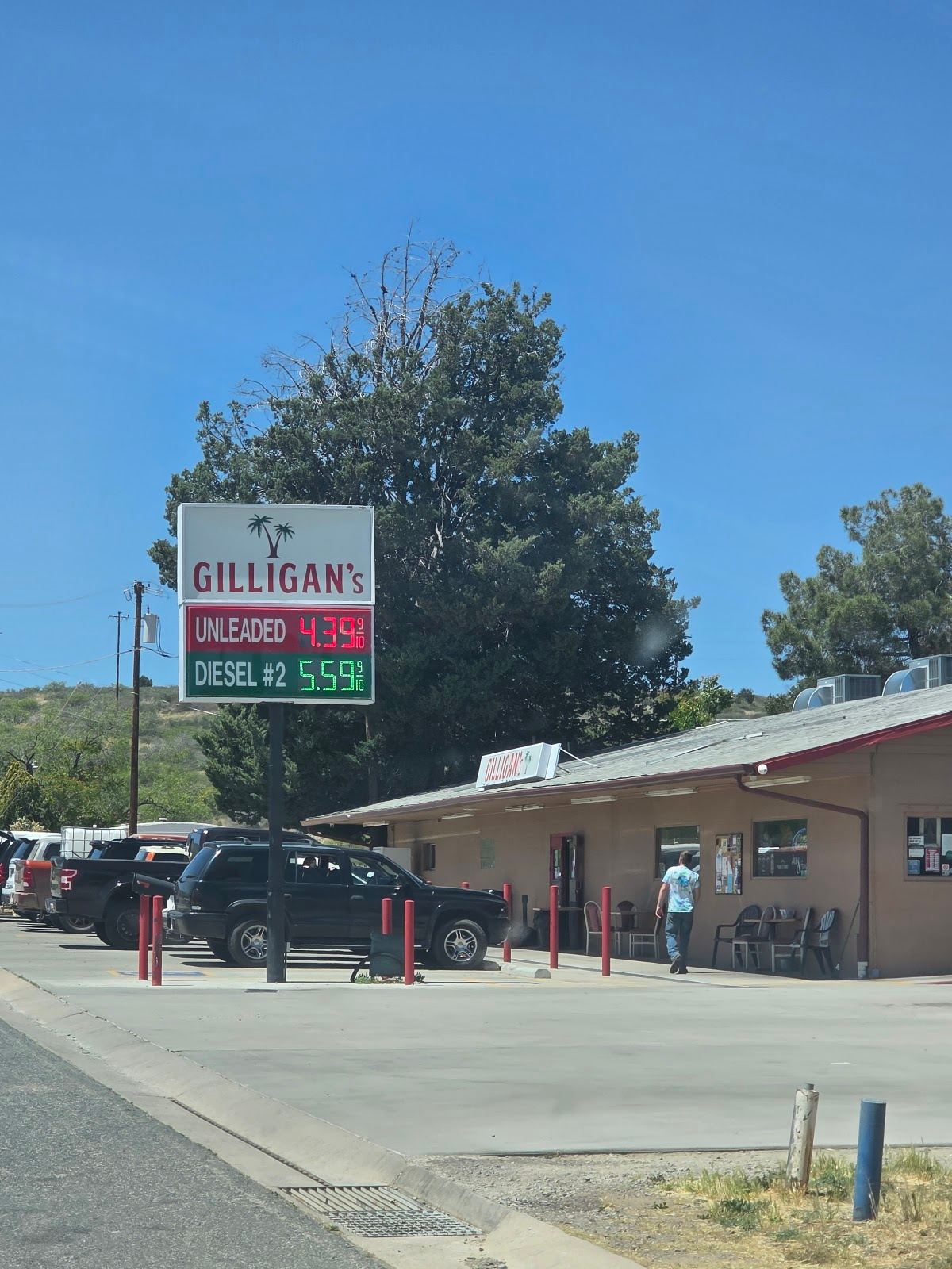 Gilligan’s Mayer Market