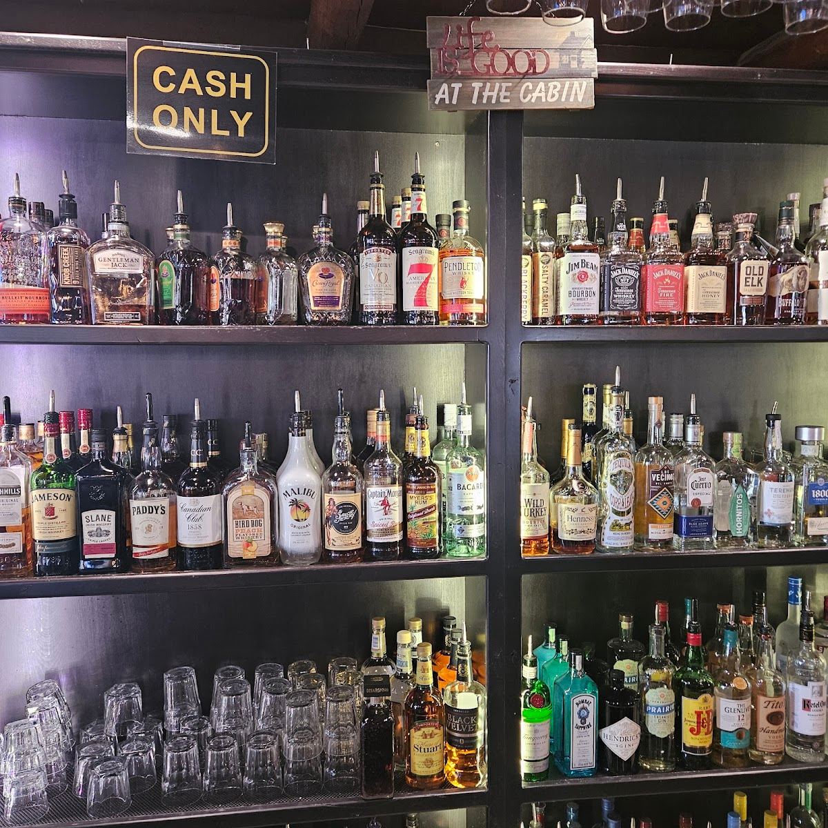 Log cabin bar