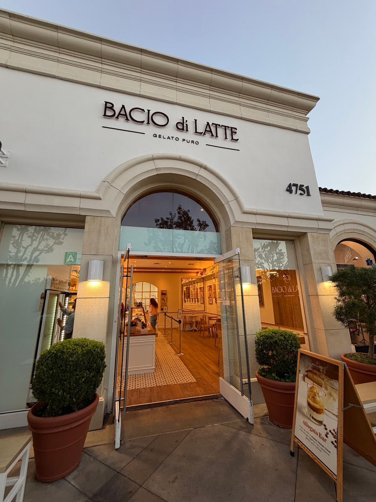 Bacio di Latte | Calabasas, LA