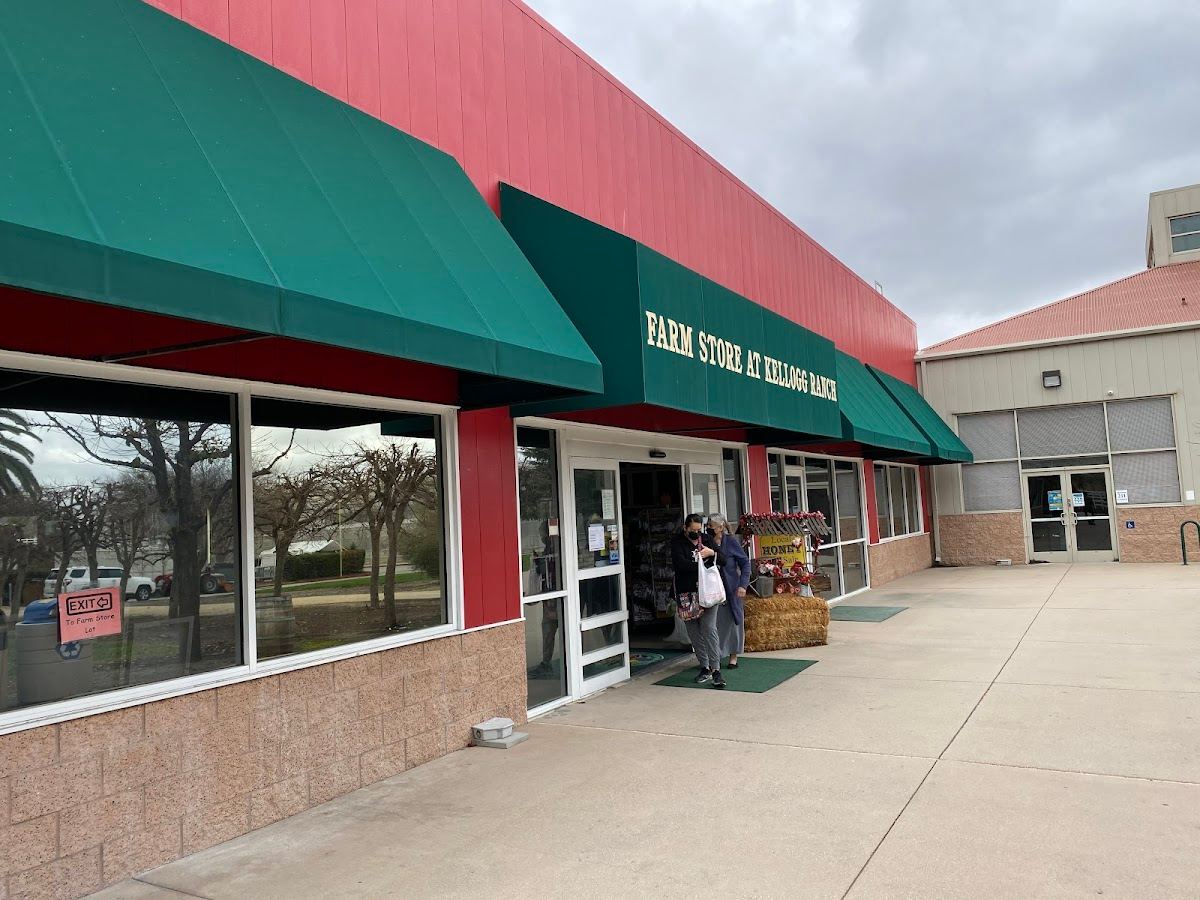 Cal Poly Pomona Farm Store