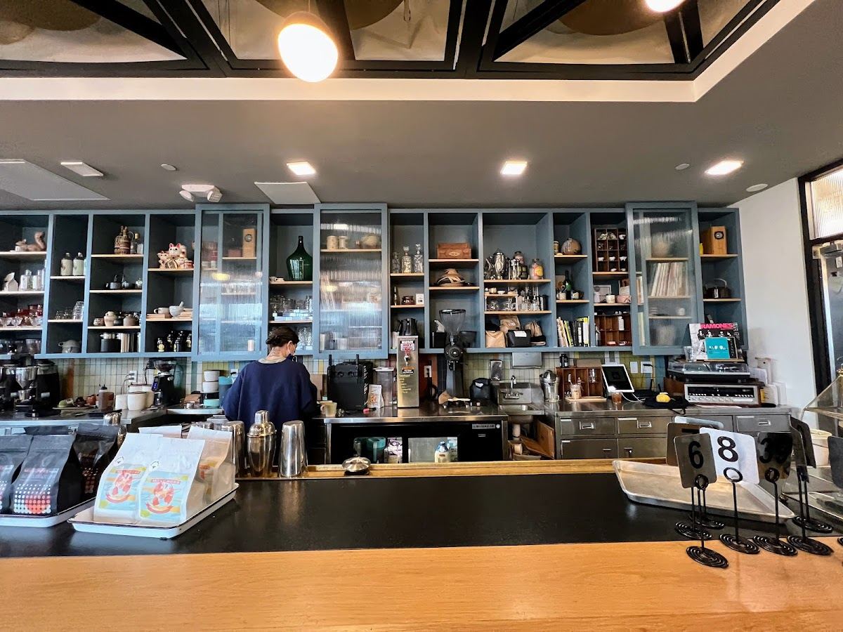 MillCross Coffee / La Sabina Wine Bar