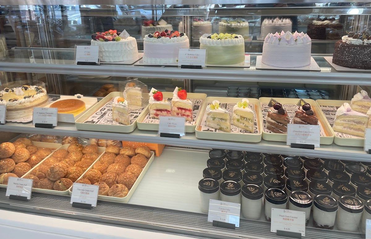 Little Swan Bakery Café 小天鹅面包店