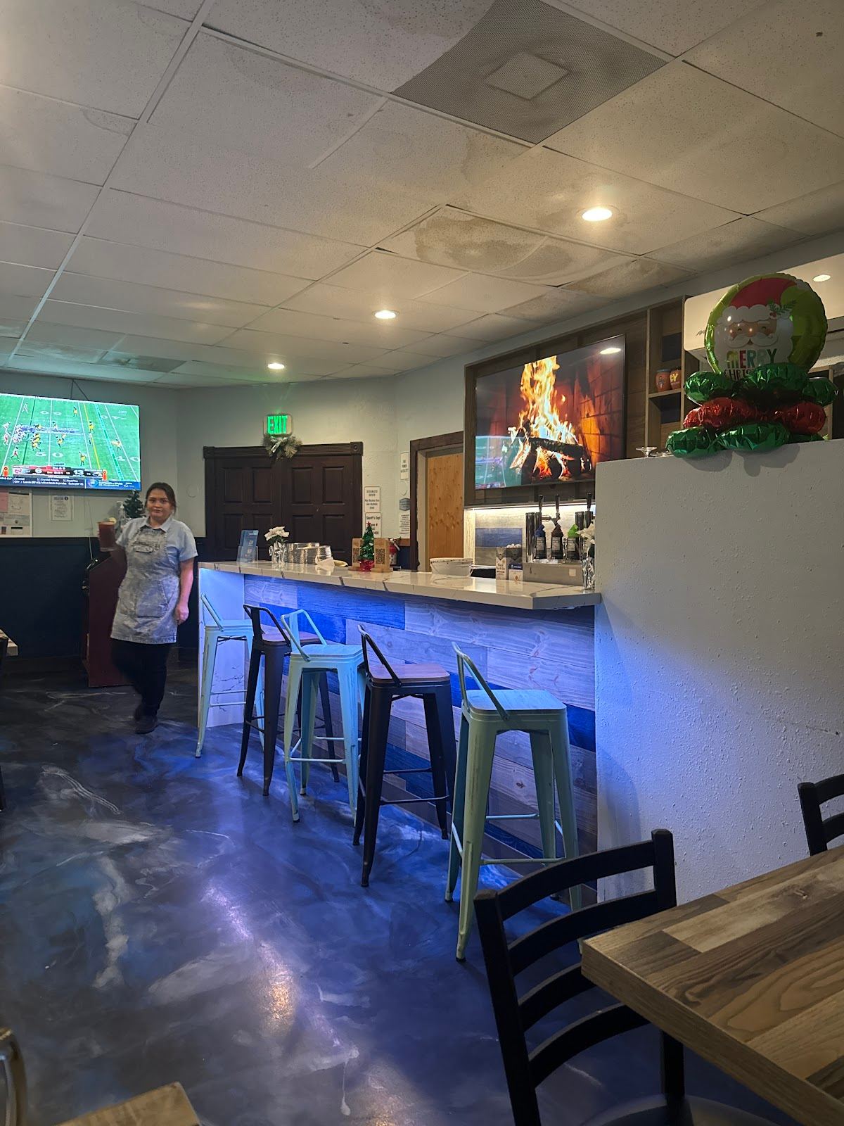 La Cruda Mariscos & Grill