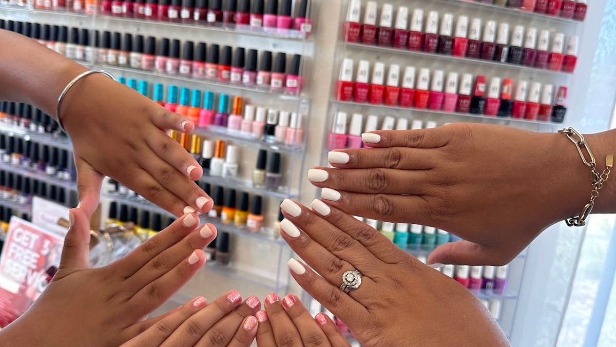 LUXE Nails & Lashes Bar