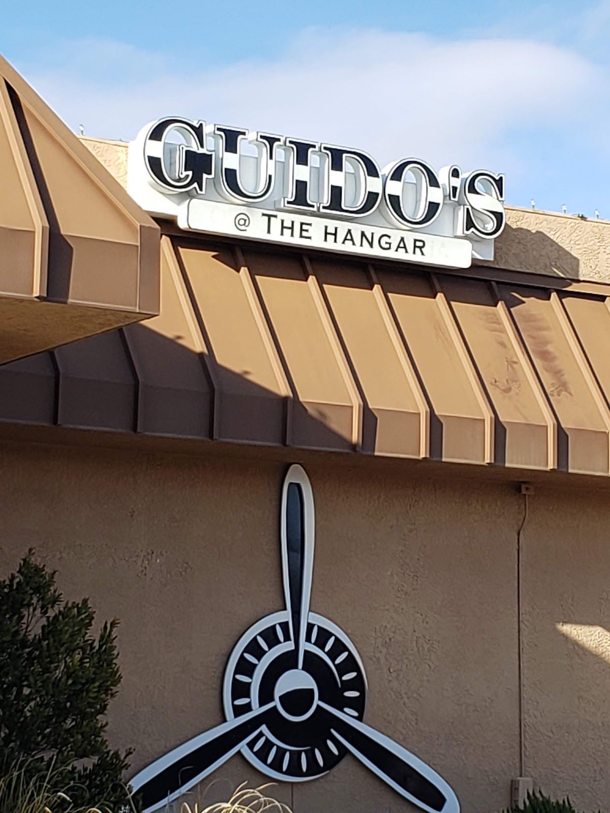Guido's @ The Hangar