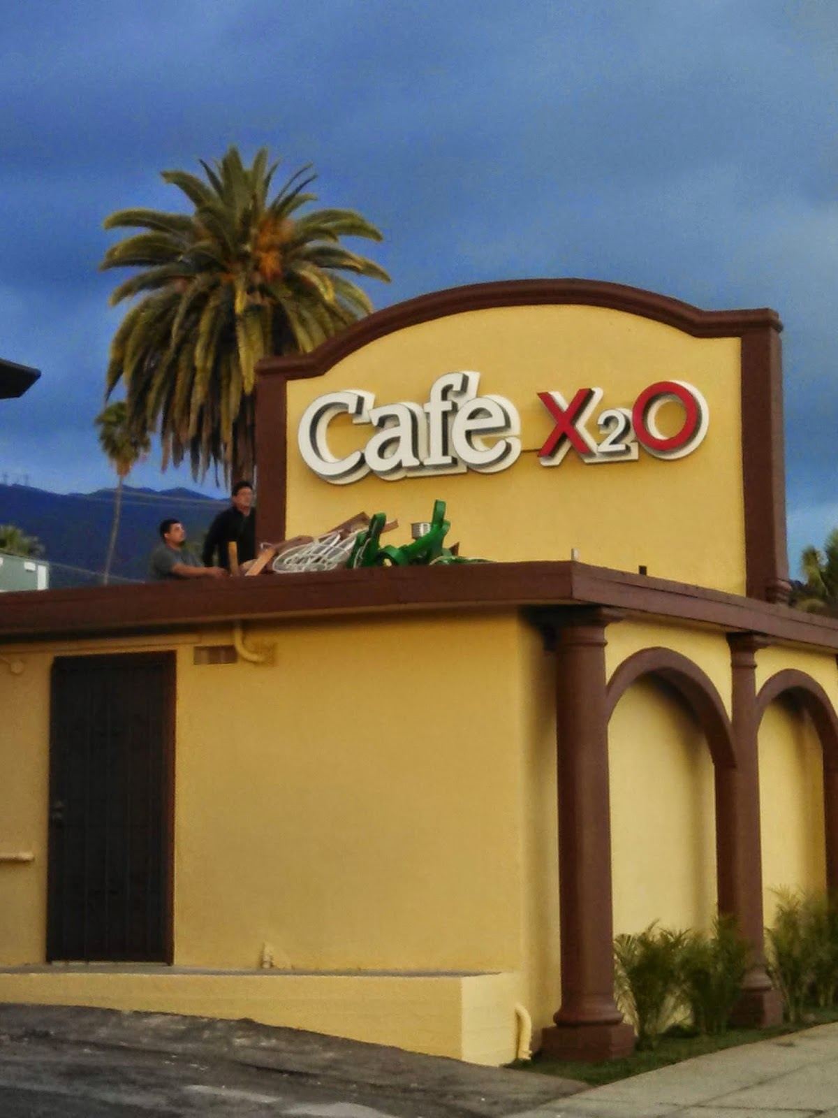 Cafe X2O, Monrovia
