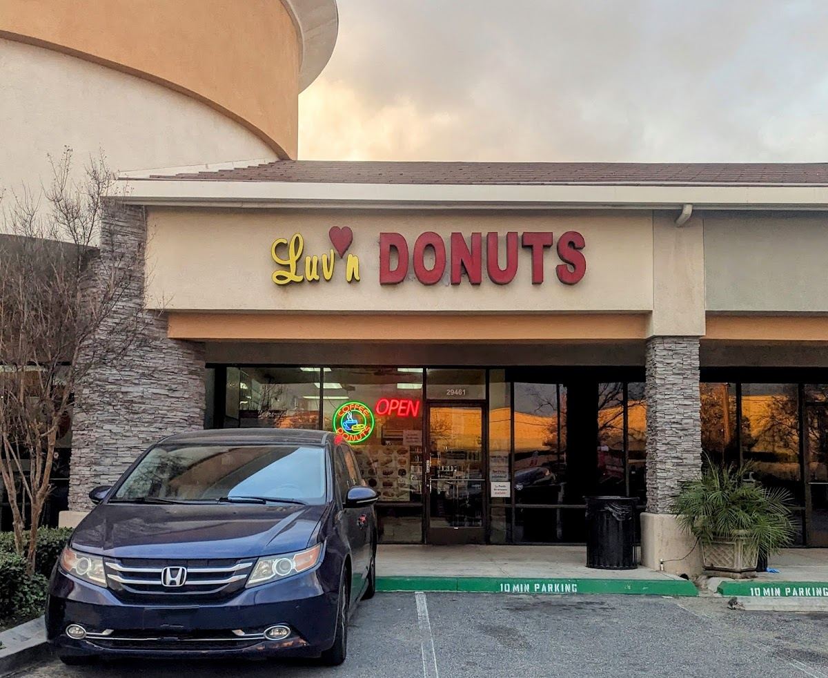 Luv'n Donuts
