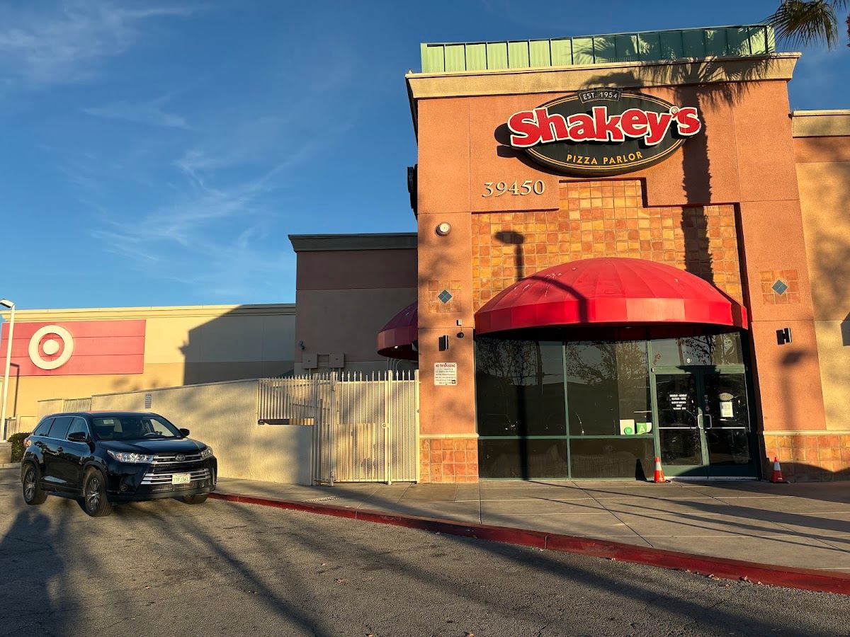 Shakey's Pizza Parlor