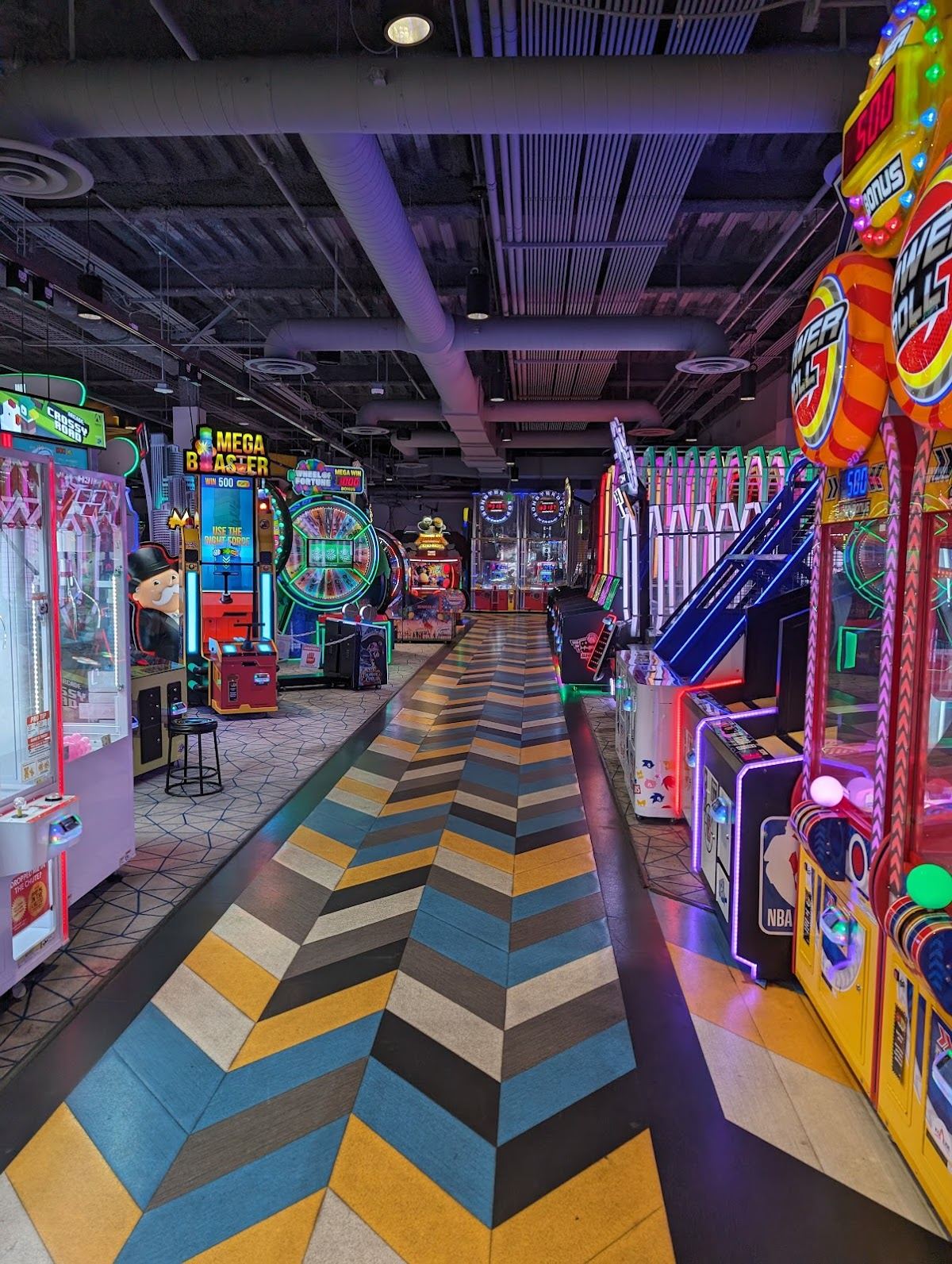 Round1 Bowling & Arcade - Burbank
