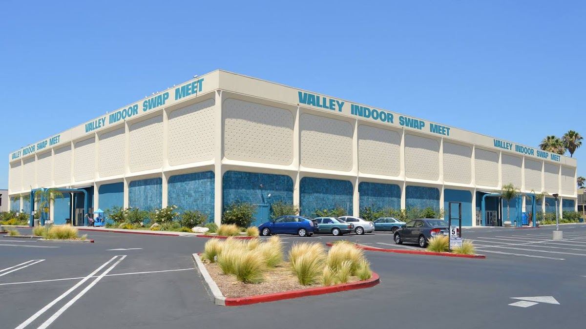 Valley Indoor Swap Meet - Panorama City