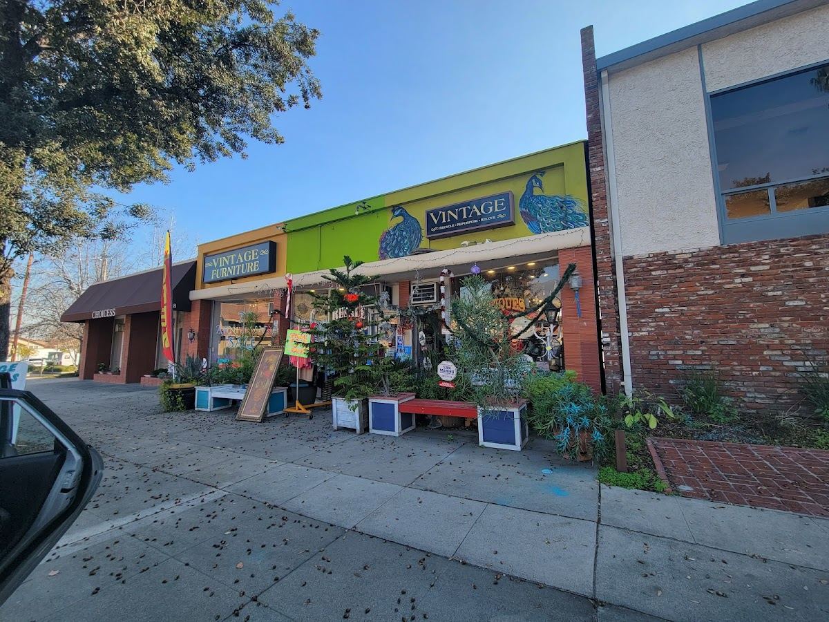 Vintage Treasures and Antiques Arcadia - NOW moved to Willie's Vintage of Monrovia (one block away)