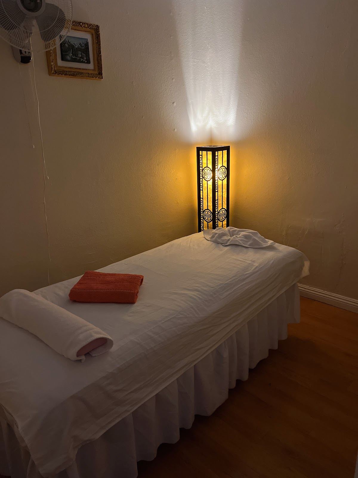 YI YI MASSAGE