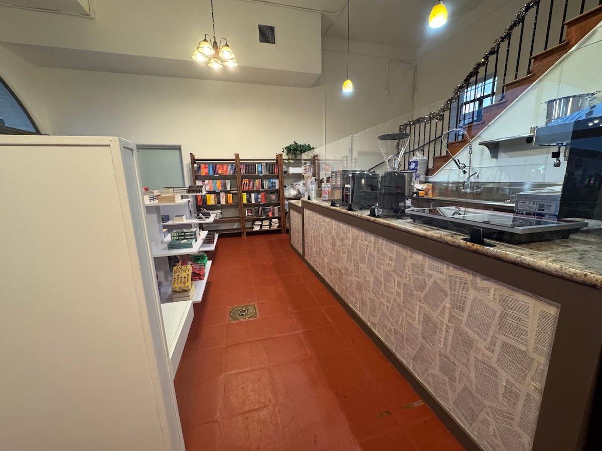 dym - book & boba shop