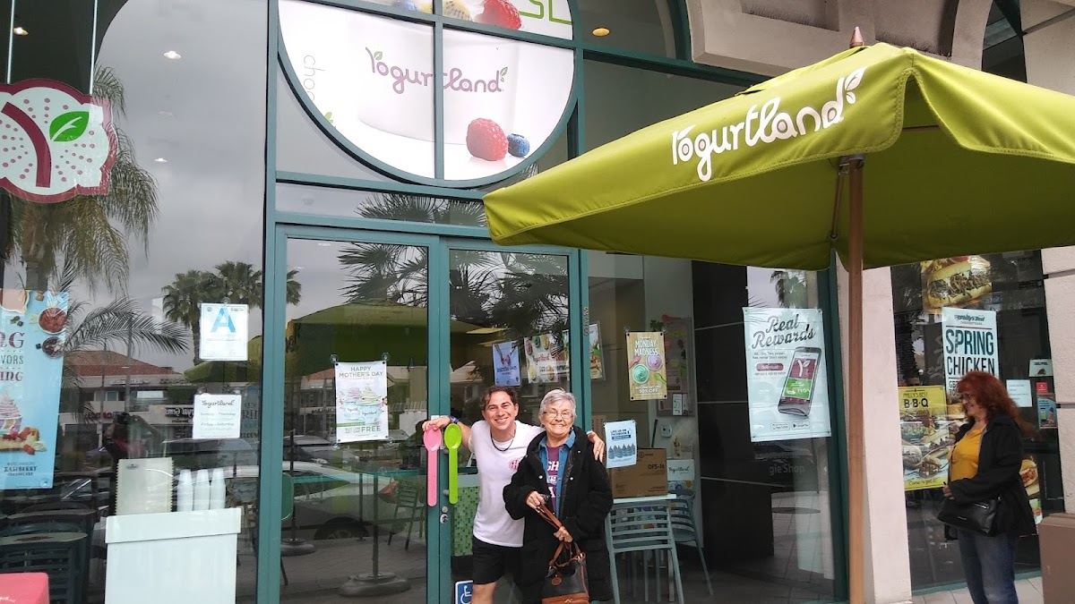 Yogurtland Encino