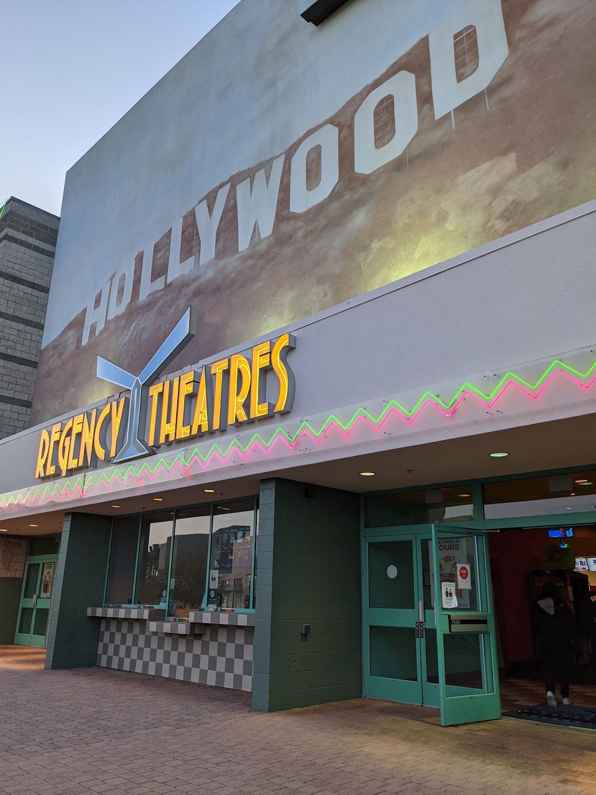 Regency Theatres Van Nuys Plant 16