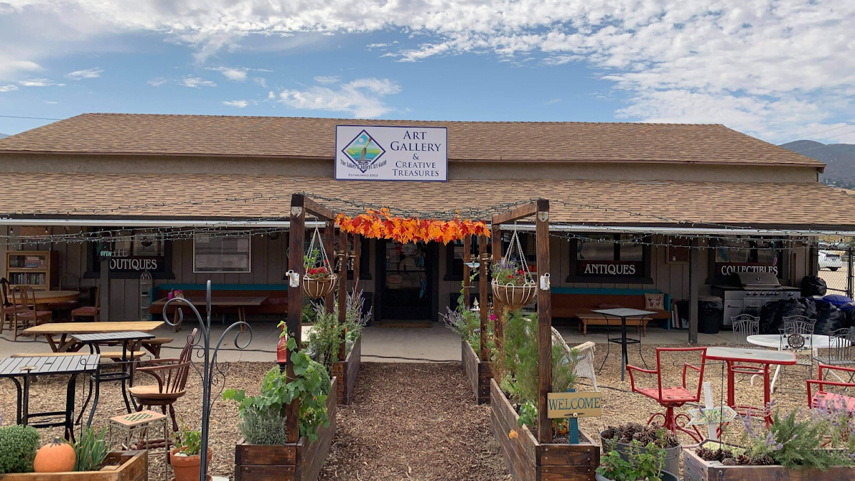 Lakes & Valleys Art Guild