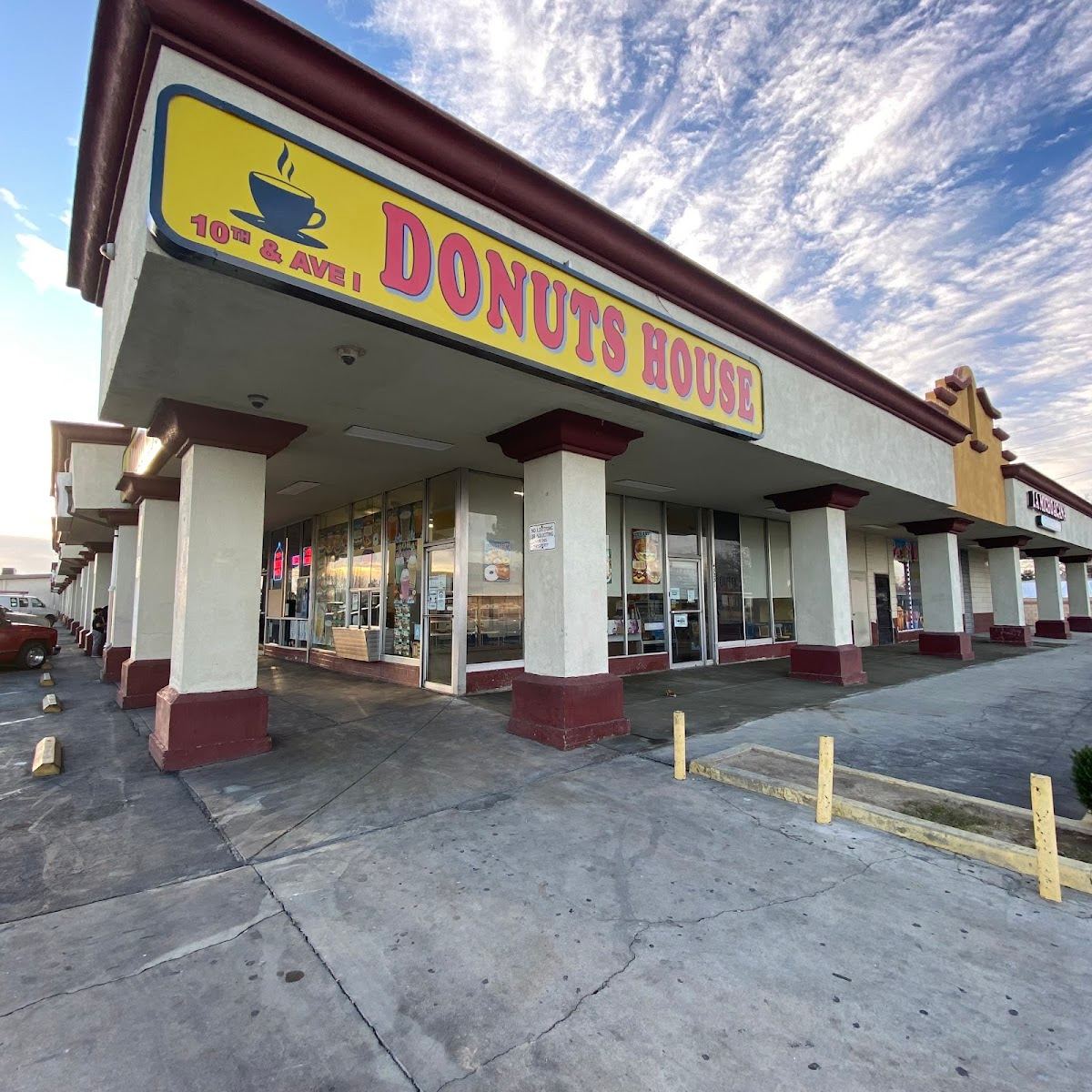 10th and Ave I Donut House