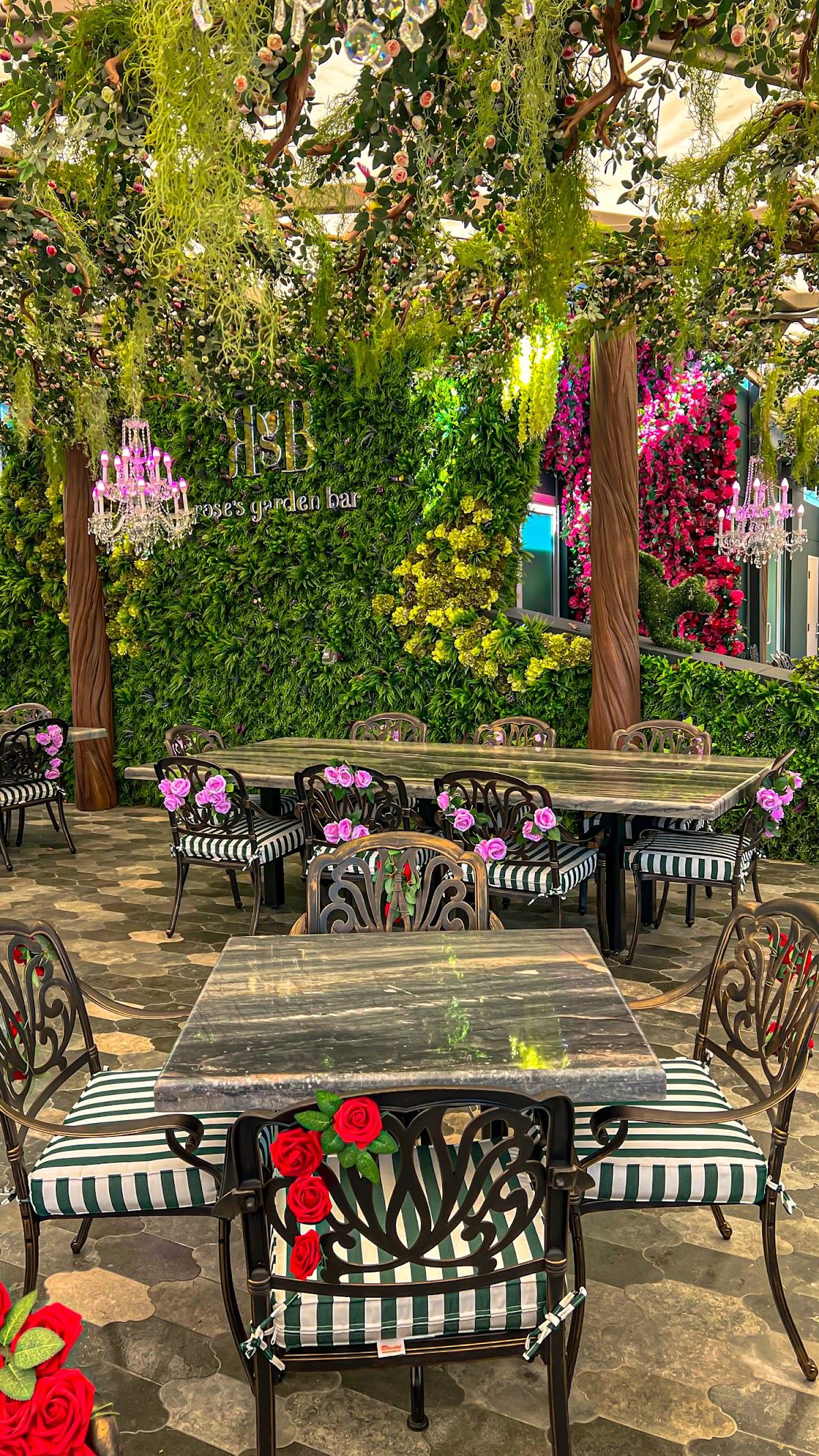 Rose's Garden Bar